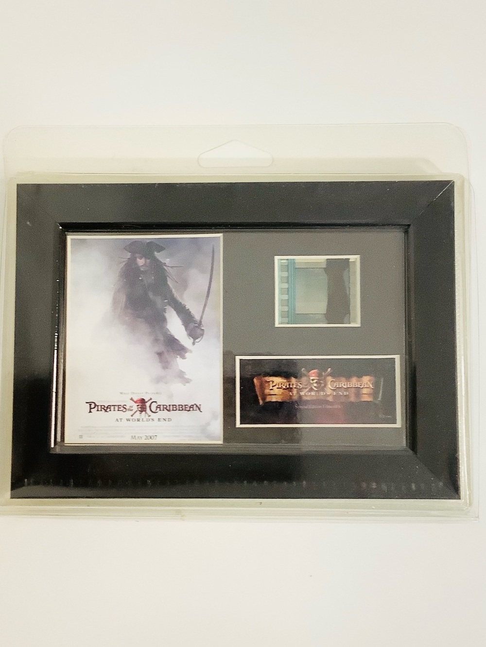 Collectible Pirates of the Caribbean 3  Movie  Film S3 Mini Cell Memorabilia